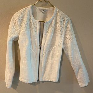 Cabi - Elegant off-white cotton jacket with inserted embroidery. Size small.